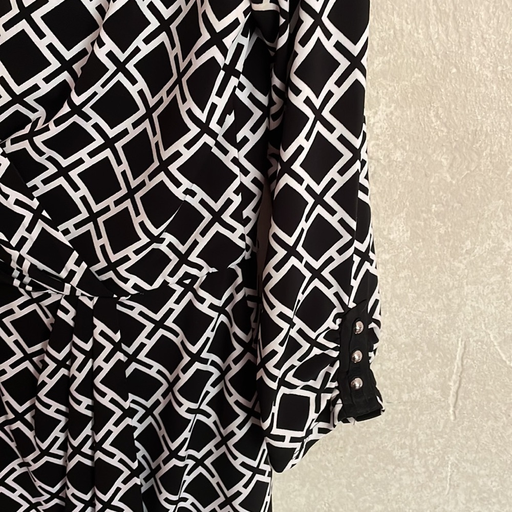 White House Black Market Geo Print Faux Wrap-Front Dress 4 - Picture 5 of 8